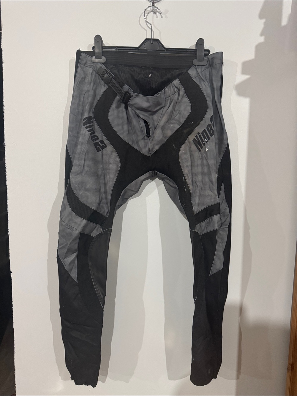 Nine2 Men’s Black/Grey riding pants